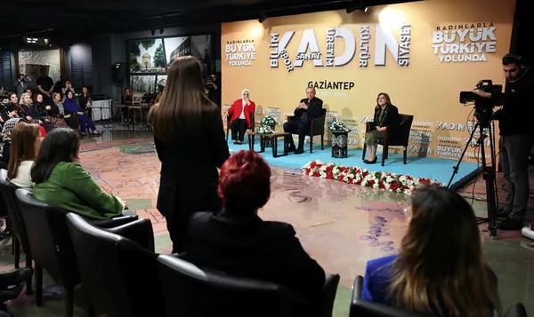 Son dakika: Başkan Recep Tayyip Erdoğan Kadınlarla Büyük Türkiye Yolunda buluşmasında önemli açıklamalarda bulundu! Aile düzenlemesi mesajı