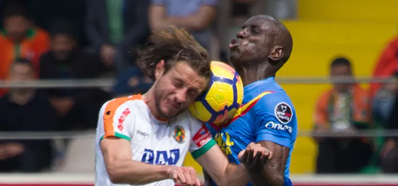 1 puan Demba Ba'dan