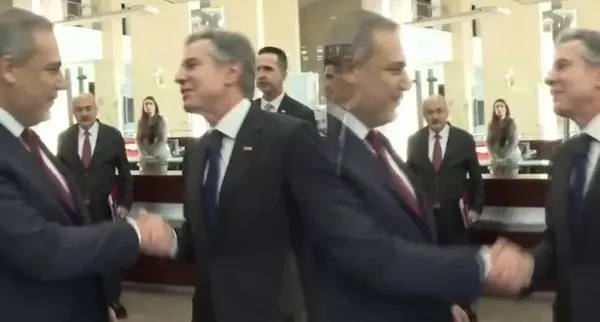 Bakan Hakan Fidan kendisine sarılmak isteyen Blinken’e neden izin vermedi? Detaylar ortaya çıktı