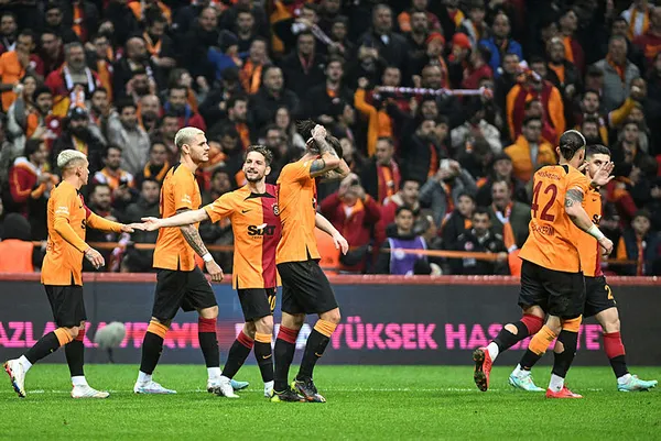 lider-aslan-kaldigi-yerden-devam-ediyor-galatasaray-2-1-antalyaspor-mac-sonucu-1674324476268.jpg Lider Aslan kaldığı yerden devam ediyor! Galatasaray 2-1 Antalyaspor (MAÇ SONUCU) - 3