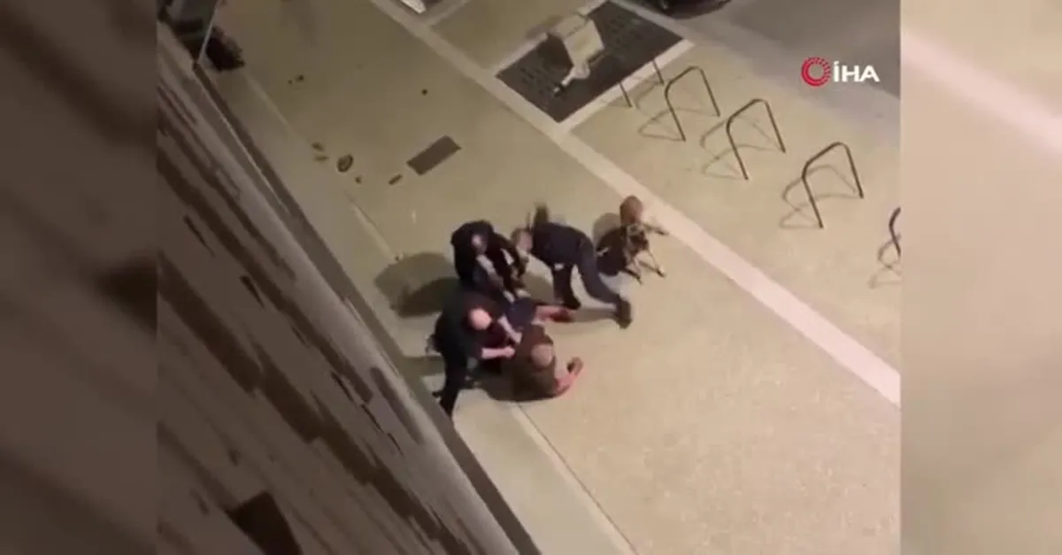Görüntüler ülkeyi karıştırdı! Polisler köpek ağızlığıyla böyle dövdü |Video