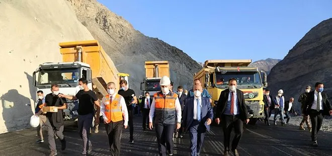 Ulaştırma ve Altyapı Bakanı Adil Karaismailoğlu, Yusufeli’nde yol ve tüneller inşaatlarını inceledi! Tarih verdi