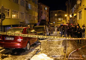 Fatih'te korkunç olay! Tek tek kundakladılar