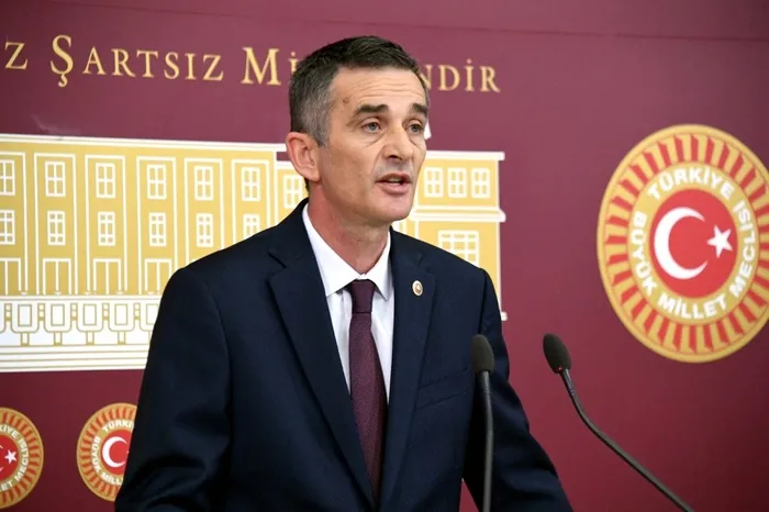 Son dakika: İYİ Partili vekil Ümit Dikbayır'dan A Haber' saldırı! Muhabir ve kameranı darp edip tehditler savurdu - 7