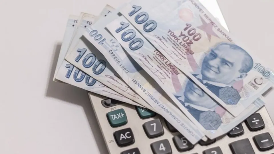 Bankalar fitili ateşledi, faizler roket gibi uçuşta! 40.000 TL 32 Günlük vadeli mevduat faizi mi, repo getirisi mi daha fazla kazanç sağlar?