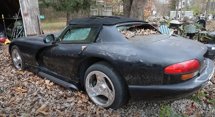 Garajda kaderine terk edilmiş Dodge marka arabayı yenilediler 🚗 Sahiplerinin gözü yaşlı 2