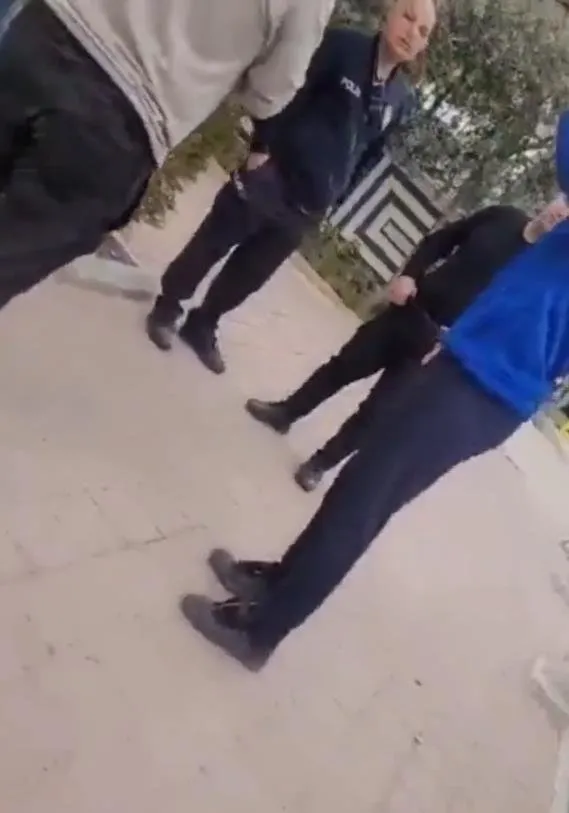 Adana Büyükşehir Belediyesi’nden 28 Şubat uygulaması! Kütüphanede namaz kılmak isteyen gence engel oldular! Hani siz inanca saygılıydınız?