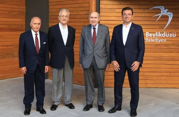 kemal-kilicdaroglunun-fondas-medya-rahatsizligi-sozcu-tv-ve-halk-tvnin-ardindan-hedefte-cumhuriyet-var-1690948691025.jpeg Kemal Kılıçdaroğlu'nun 'fondaş medya' rahatsızlığı! Sözcü TV ve Halk TV'nin ardından hedefte Cumhuriyet var - 8