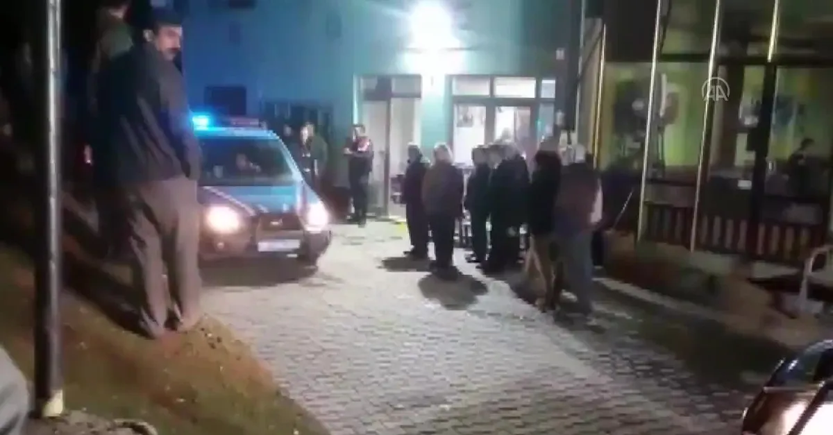 İzmir'de silahla kahvehaneyi basıp dehşet saçtı! |Video