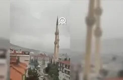 Rüzgar caminin minaresini devirdi
