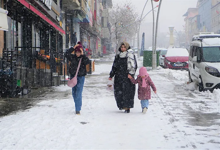 1737787821230.jpeg Meteoroloji'den kar ve sağanak uyarısı geldi