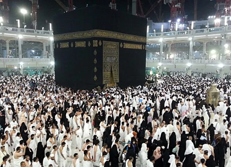 Kabe De Ilk Teravih Namazi Kilindi