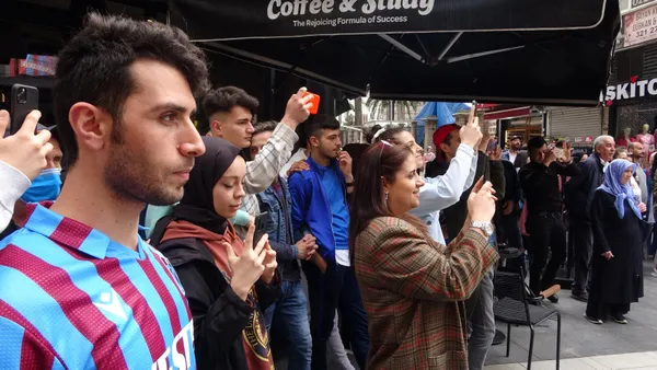 Trabzon'da şampiyonluk coşkusu! Vatandaş kutlamalara erken başladı - 3