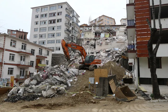 Çevre ve Şehircilik Bakanı Murat Kurum: Açelya Apartmanı ile ilgili her türlü hukuki süreç yürütülecek