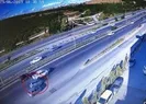 Kaza yapan araç bariyerlerde asılı kaldı