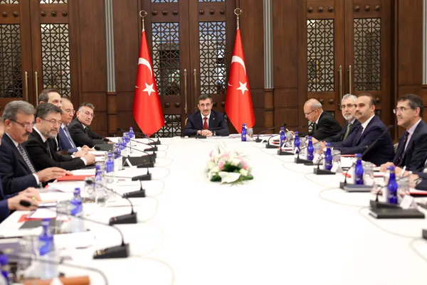 ekonomi-koordinasyon-kurulu-toplandi-1693303962771.jpg Ekonomi Koordinasyon Kurulu toplandı! Hedef tek haneli enflasyon - 2
