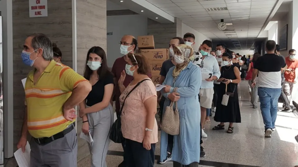 Devletin çağrısına kulak verdiler! Yüzlerce metrelik kuyruk oluşturdu