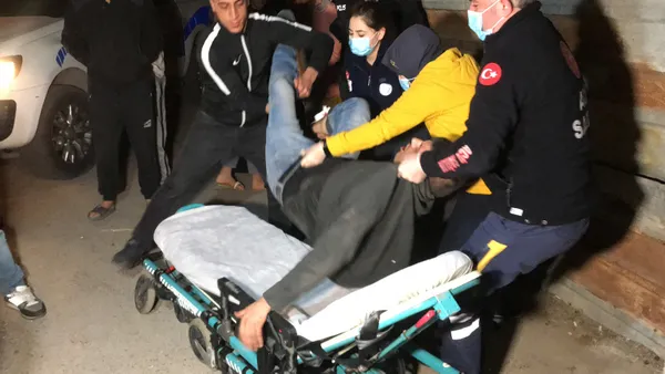 balkondan-dusen-hirsiz-ev-sahibini-sucladi-1637118340689.jpg Balkondan düşen hırsız ev sahibini suçladı! - 4