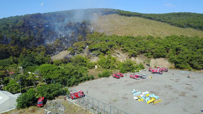 Son dakika: Heybeliada’da korkutan yangın! Havadan ve karadan müdahale ile kontrol altına alındı