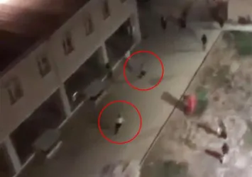 Kız yurduna satırla girdi! Öğrenciler korkuyla bağırdı: Sabaha çıkartmam seni