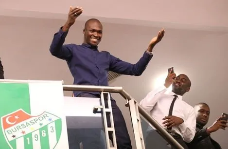 Moussa Sow, imzayı attı