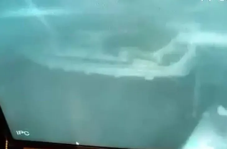 Son dakika: İzmir'de görülmemiş felaket! Hortum araçları 10 metre havaya kaldırıp binaların üzerinden savurdu