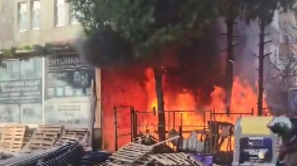 Ordu'da iş yeri deposunda yangın