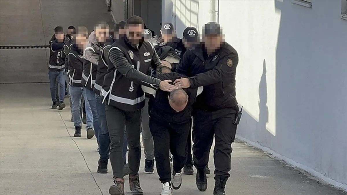 Adana merkezli 3 ilde 'sahte polis' operasyonu: 8 tutuklama