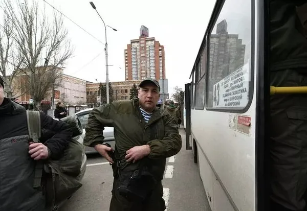 savasa-giden-yakinlariyla-boyle-vedalastilar-gozyaslari-icinde-ugurlama-rusya-ukrayna-savasi-1645695957358.jpg Savaşa giden yakınlarıyla böyle vedalaştılar! Gözyaşları içinde uğurlama |Rusya-Ukrayna savaşı - 3