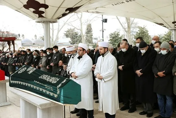 Başkan Recep Tayyip Erdoğan İlim Yayma Vakfı kurucusu İbrahim Halit Çizmeci’nin cenaze törenine katıldı