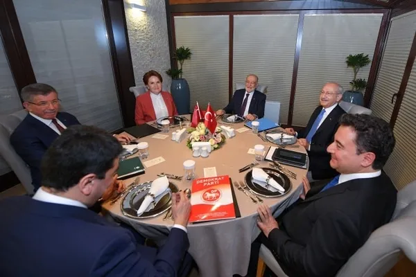 savci-sayan-muhalefetin-oyununu-anlatti-amac-turkiyeyi-zayiflatmak-1658175337612.jpg Savcı Sayan muhalefetin 'iktidar' oyununu anlattı: Amaç Karadeniz'i parçalamak Türkiye'yi zayıflatmak - 2