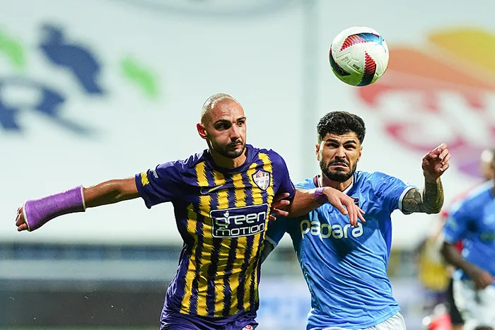 istanbulda-sessiz-gece-eyupspor-trabzonspor-macinda-gol-sesi-cikmadi-1725215395523.jpg İstanbul'da sessiz gece: Eyüpspor - Trabzonspor maçında gol sesi çıkmadı - 4