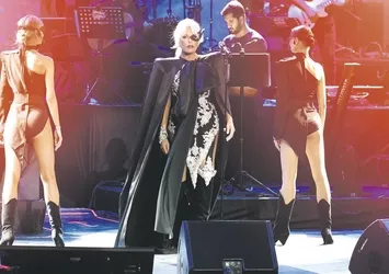 Harbiye'de Ajda Pekkan rüzgarı