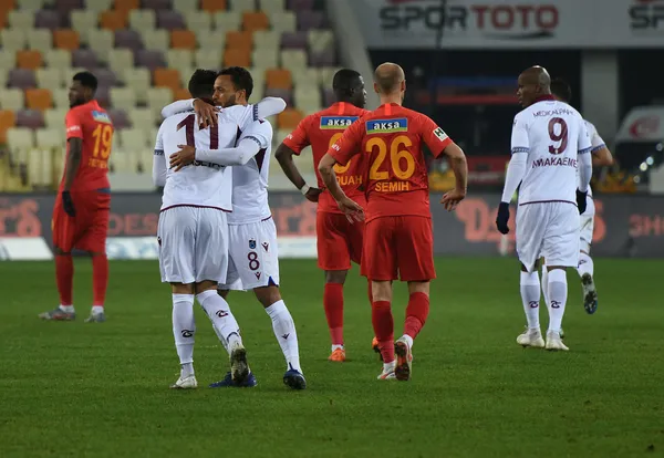 Trabzonspor zirve yarışına ortak oldu yerel medya İstanbul'a mesaj verdi - 1