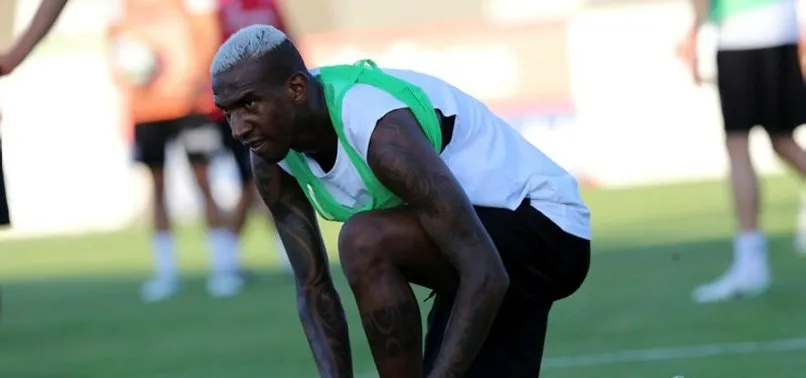 Beşiktaş'a Talisca'dan kötü haber