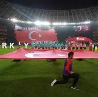 Türkiye - Kosova maçında tüyleri diken diken eden pankart