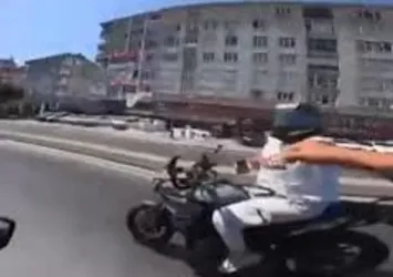 Avcılar'da motosiklet kazası kamerada