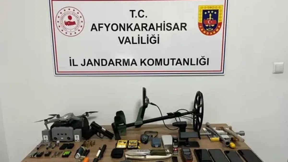Afyonkarahisar'da kaçak kazı yapan 7 kişi yakalandı