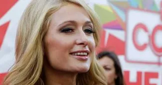 Paris Hilton soyuldu