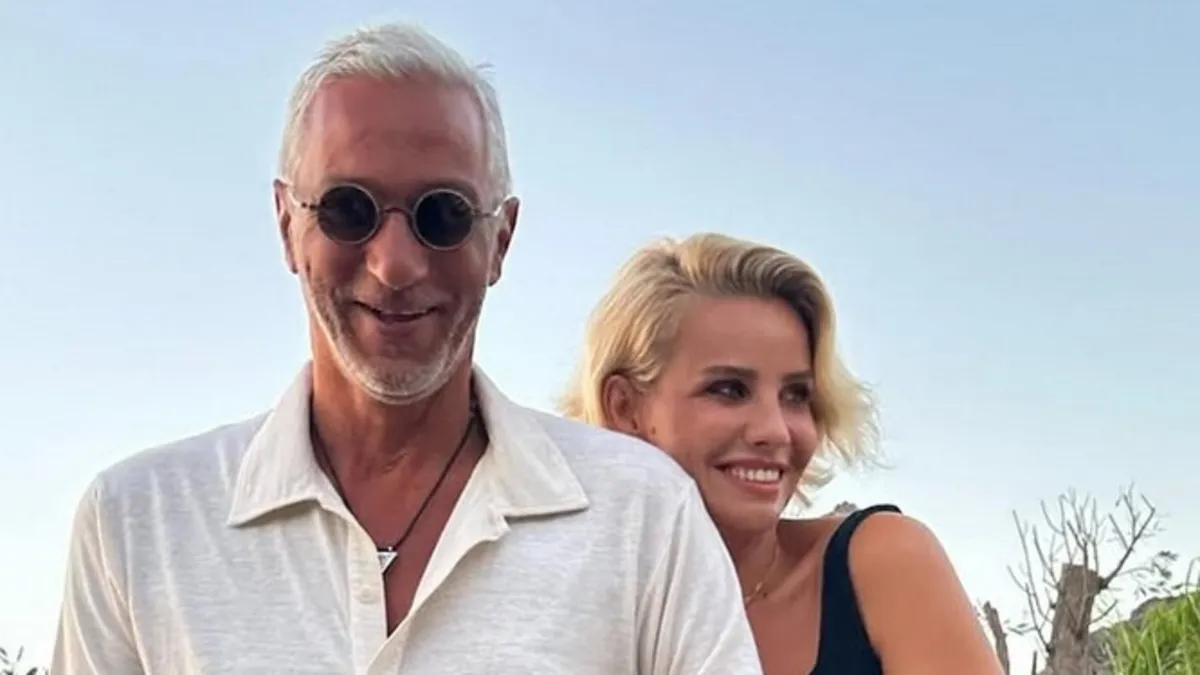 Esra Erol ile eşi Ali Özbir'den çifte kutlama!