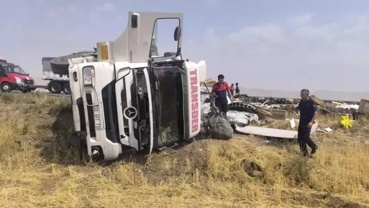 Nusaybin’de TIR devrildi: 1 yaralı