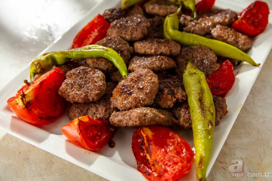 Her gün yediğimiz pidenin asıl ismi bakın neymiş! Tüm bildiklerinizi unutacaksınız! Köfte, melemen, mantı... 10