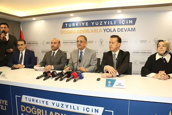 1710258535215.jpg Bakan Özhaseki'den muhalefete sert eleştiri: CHP'li belediyeler çalışmayıp çalışıyor gibi gösteriyor - 2