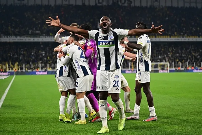 kadikoyde-puanlar-paylasildi-fenerbahce-zirvede-sarsildi-1771874358847.jpeg Kadıköy’de puanlar paylaşıldı! Fenerbahçe zirvede sarsıldı - 7