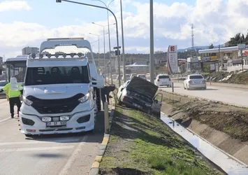 Hatay'da bir otomobil kanala düştü: 5 yaralı