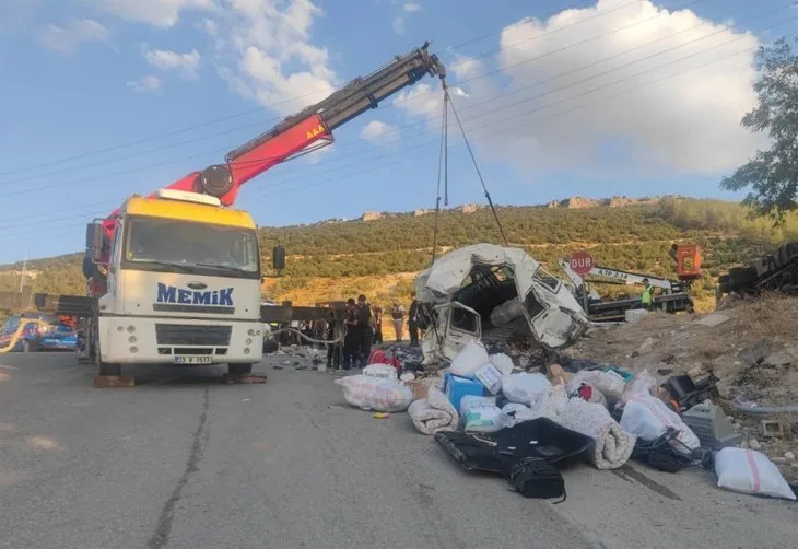 Gaziantep’te katliam gibi kaza! Freni patlayan kamyon dehşet saçtı | Ölü ve yaralılar var