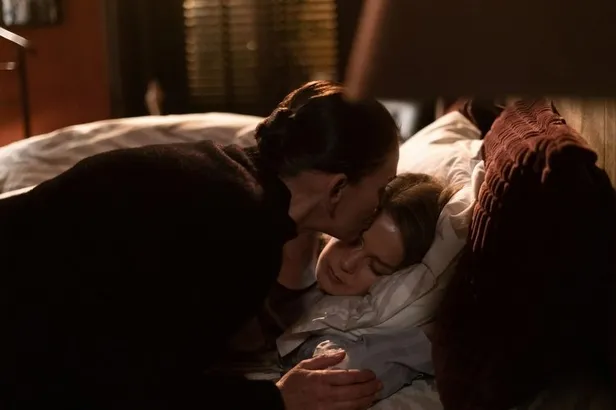 Camdaki Kız Feride öldü mü, diziden ayrılıyor mu? Nur Sürer Camdaki Kız dizisinden ayrılacak mı?