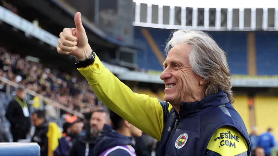 Fenerbahçe'den yeni sezona 4 yıldız! Jesus listeyi yönetime verdi