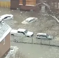 Çarpıcı görüntü! Sokaklar dondu