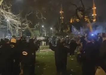 Bakan Yerlikaya duyurdu! Saraçhane'de provokasyon: 6 polis yaralı